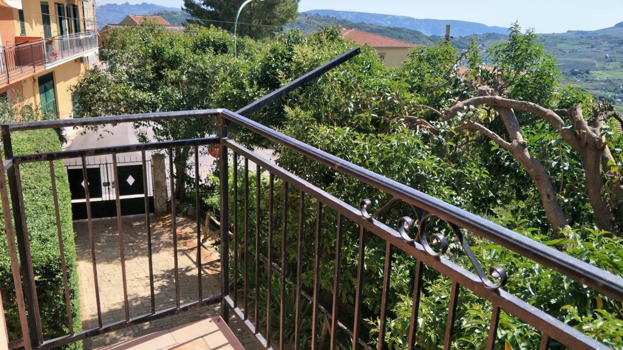 B&B Benjamas Bisacquino Exterior photo
